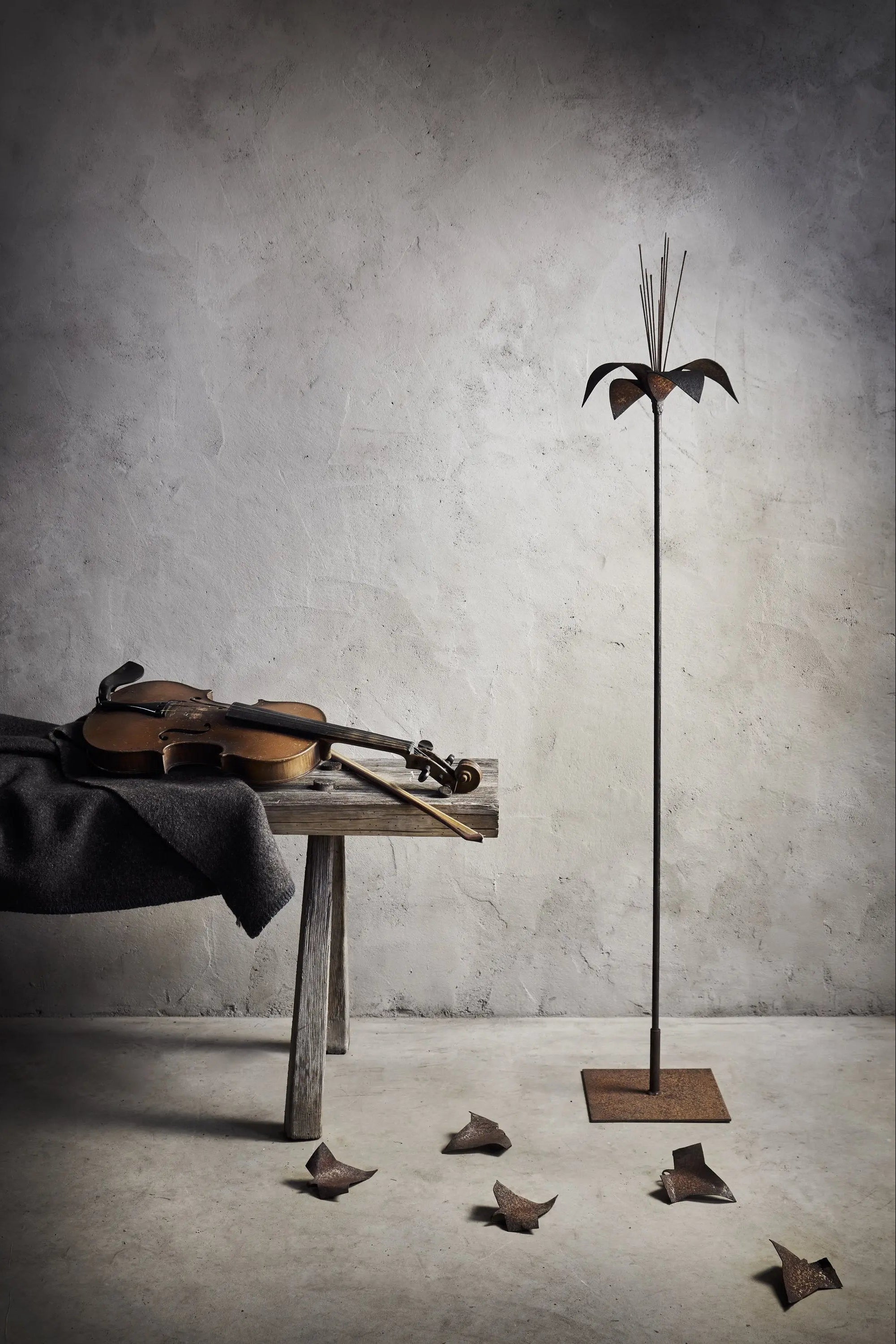 Black LILY metal flower by Berg Österdahl