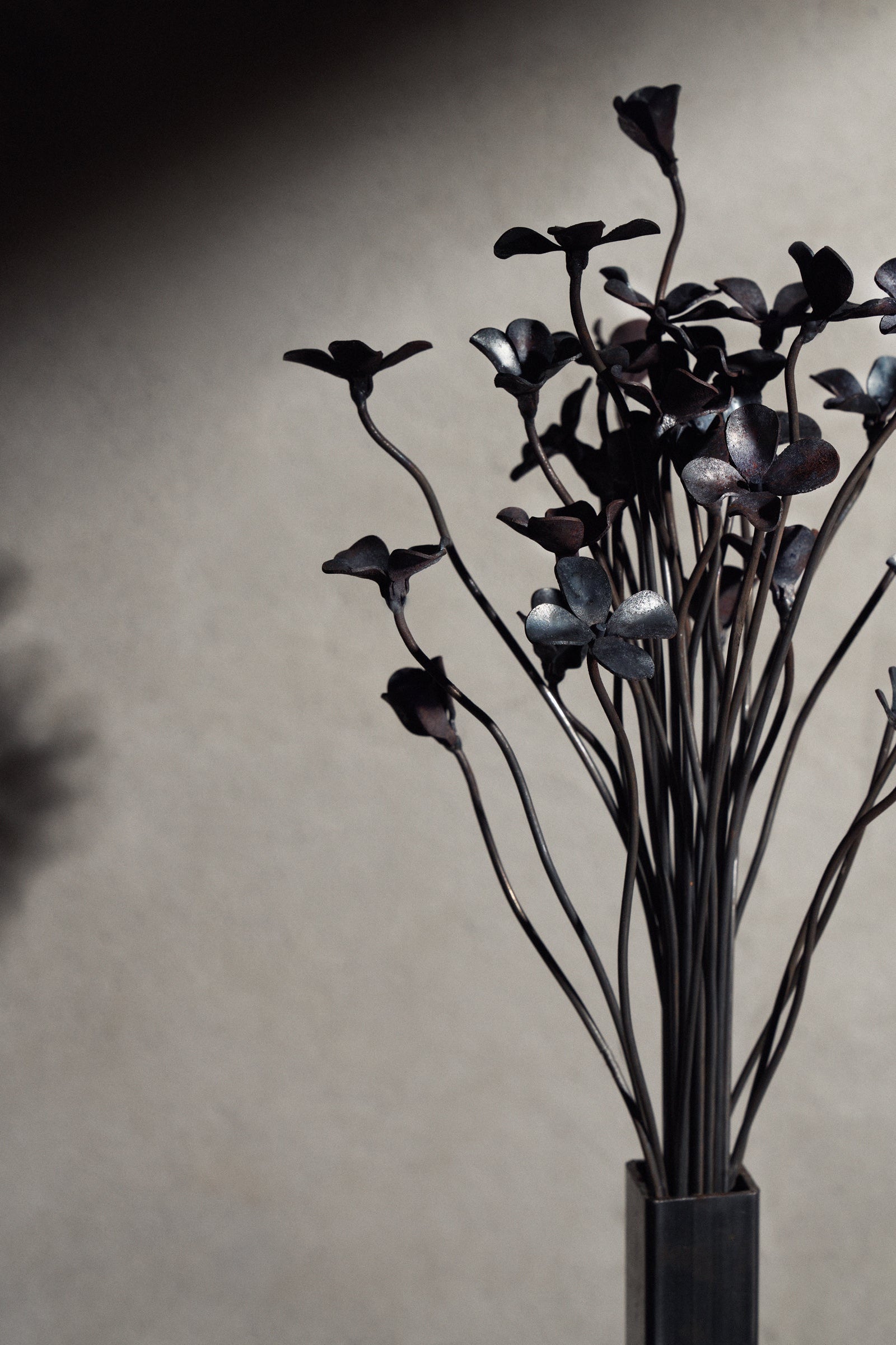 Bränd blomma av Berg Österdahl