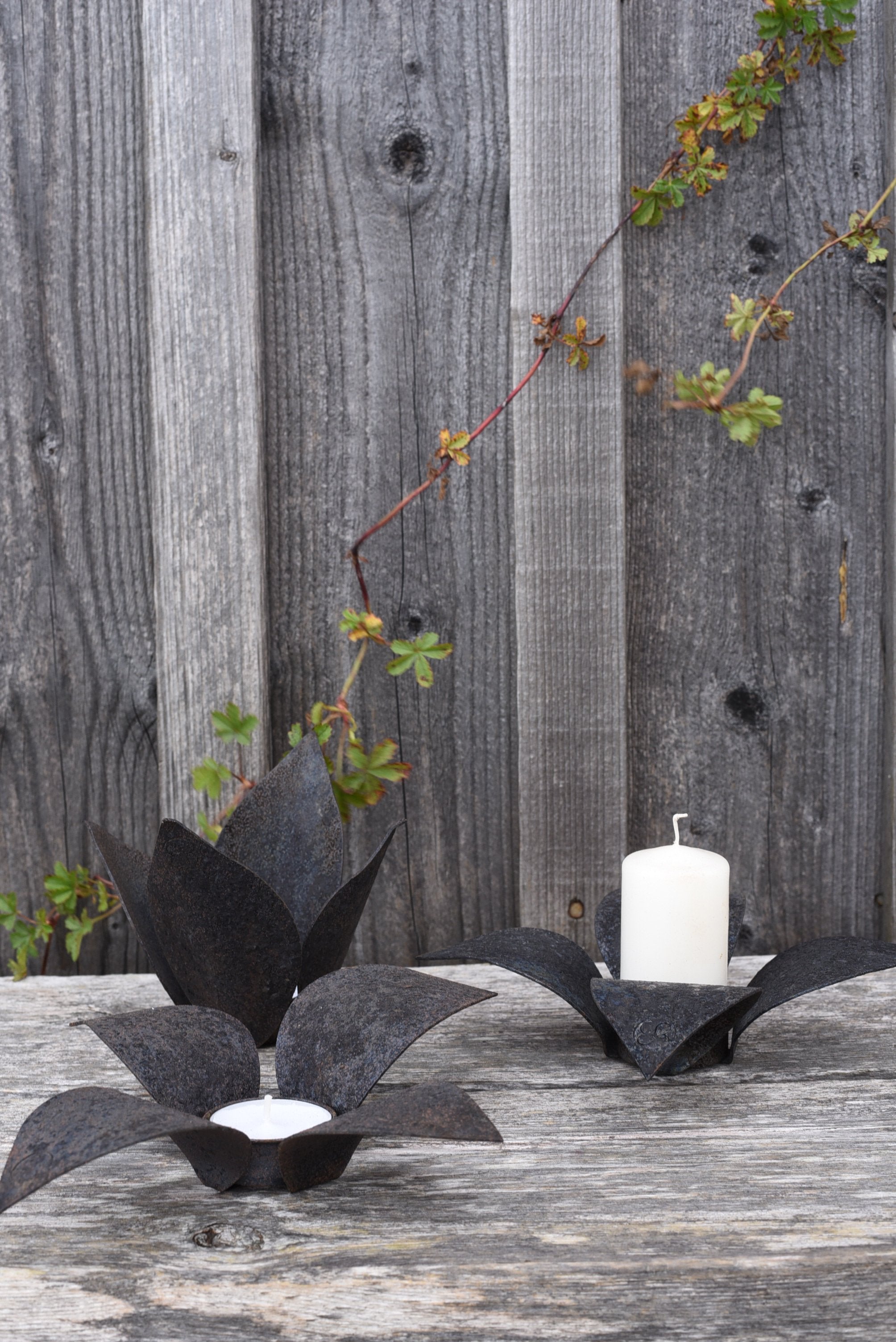 svärtade ljusbärare av Berg Österdahl